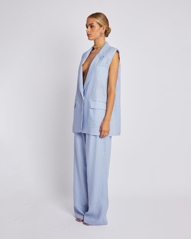Summi Summi Sleeveless Blazer Alice Blue