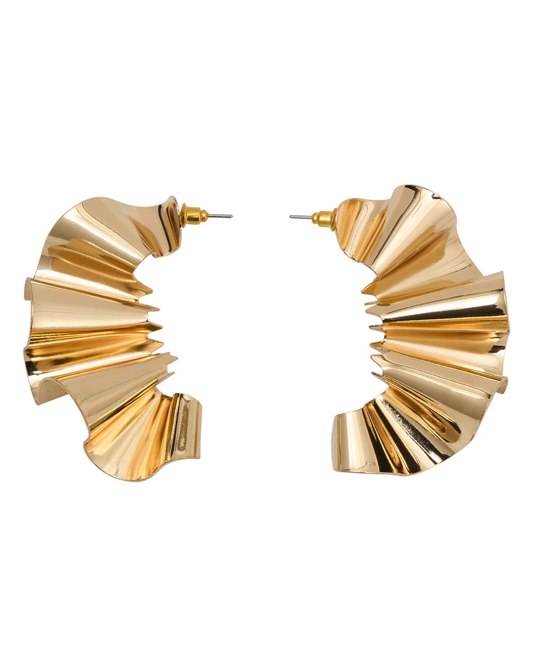 Gold earrings with a fan-like design