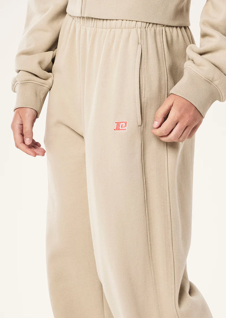 PE Nation Eastside Trackpant Oxford Tan