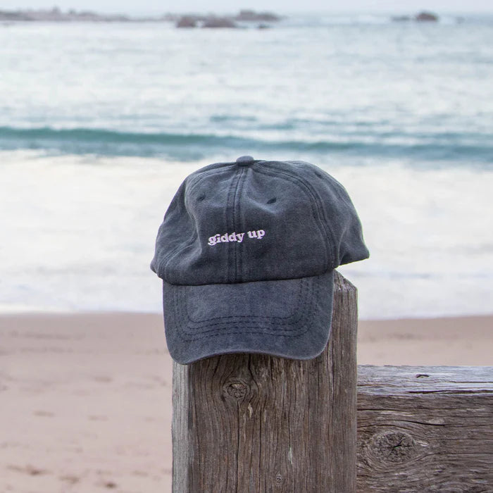 Lovefound Slogan Cap Giddy Up Washed Black