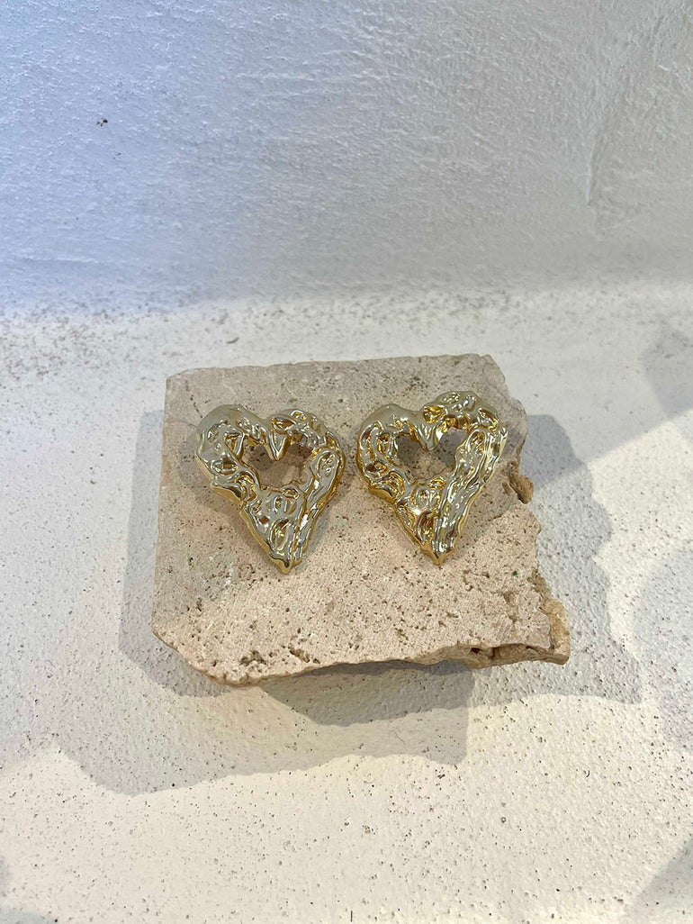 La Bohème Girls Minerva Gold Textured Heart Earrings