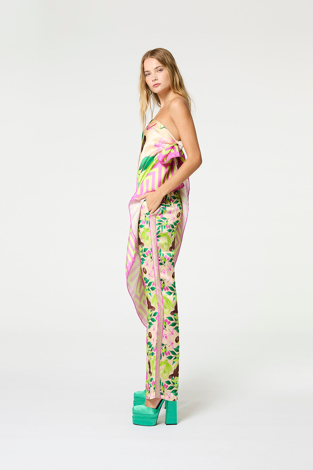 Muma Lillypilly Border Scarf